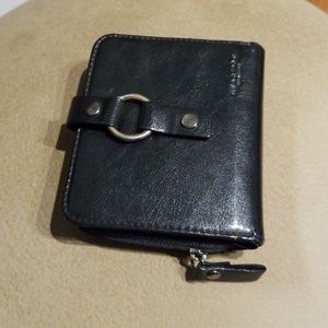 Wallet with change pocket